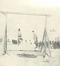 Die italienische Kolonialmacht in Bengasi hängt die Widerständler öffentlich (1930)