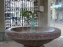 Trinkbrunnen im Kochbrunnentempel