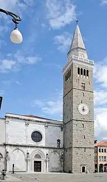 Kathedrale Mariä Himmelfahrt, Ursprung: 12. Jahrhundert (Tito-Platz)