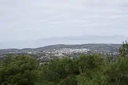 Blick vom Berg Zini zur Stadt Kefalos und den Golf von Kefalos