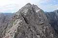 Blick von der V&nbsp;koncu špica über die Kotova špica auf den Jalovec
