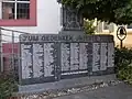 Gefallenendenkmal für die Opfer des Zweiten Weltkrieges vor der Kreuzkirche