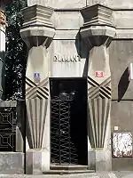Haus Diamant, Prag, 1912–1913, Eintritt
