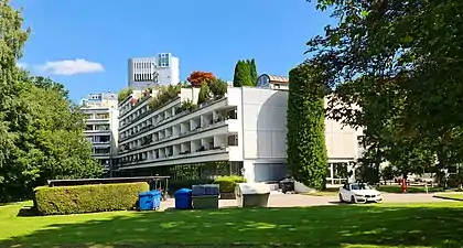 moderner Wohnblock 'Kreuzhof'