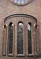 Fenster der Vorhalle und Rosette in der westlichen Turmwand