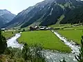 Mündung des Rainbachs in die Krimmler Ache mit Krimmler Tauernhaus