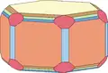 flächenreicher Apatitkristall mit {100}, {110}, {001}, {111}, {201}, {101} und {102}