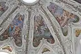 Zeus entführt in Gestalt eines Stiers Europa (links), Perseus befreit Andromeda (Mitte), Pluto entführt Proserpina (rechts)