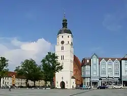 Ansicht der Kirche vom Marktplatz