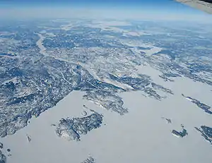 Luftbild des Stausees und des Staudamm La Grande-4