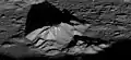 Der Zentralberg des Tycho überragt den Kraterboden um etwa 2000&nbsp;m.