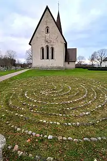 Trojaburg bei der Kirche von Fröjel; Gotland