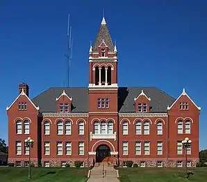 Das Lac qui Parle County Courthouse in Madison, gelistet im NRHP Nr. 85001759