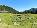 Quelltümpel des Fleckgrabens bei der Enningalmhütte (links)