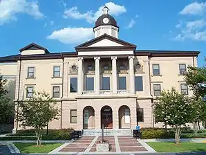 Columbia County Courthouse (2007). Das Courthouse ist Teil des Lake City Historic Commercial District, der seit Juni 1994 im NRHP eingetragen ist.