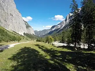 Das Laliderer Tal auf ca. 1300 m Höhe.