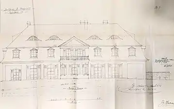 Terrassenseite m. Zwerchhaus, vorgesetztem halbrunden Anbau u. zwei Loggien