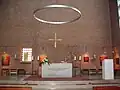 Blick in den Altarbereich der Kirche