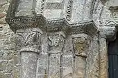 Kapitelle am Südportal