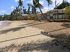 „Pueblo de los Pescadores“, die touristisch bedeutendste Attraktion von Las Terrenas. Wiederaufgebaut nach der kompletten Zerstörung durch den Brand vom 7. Mai 2012. Erneut am 04.09.2021 vollständig abgebrannt.