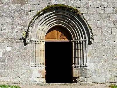 Eingangsportal von Saint-Pierre et Saint-Paul
