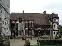 Herrenhaus und Gutshof Hellenvilliers