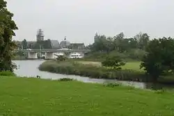 Leerdam, Stadtansicht vom Lingedijk in Höhe der Glasfabrik