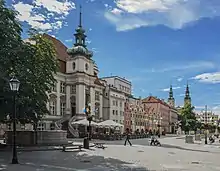 Liegnitzer Ring mit Altem Rathaus und Heringsbuden (Śledziówki)