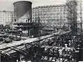 1900: Baustelle mit dem Turmsockel der Pleißenburg links