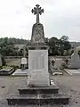 Gefallenendenkmal auf dem Friedhof
