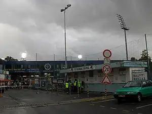 Der Eingangsbereich und die Kartenschalter des Stadion u Nisy
