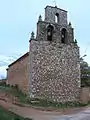 Kirche San Juan Bautista in Ligos – Westfassade mit Glockengiebel