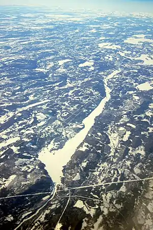 Der Stausee des Kraftwerks
