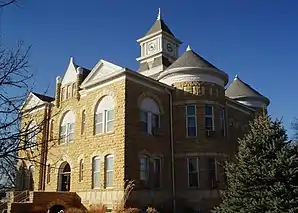 Lincoln County Courthouse in Lincoln Center, gelistet im NRHP Nr. 76000825