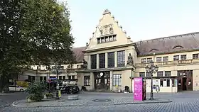 Empfangsgebäude von der Stadtseite