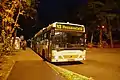 Obus 218 auf Linie 43 bei der Haltestelle Stadtfriedhof