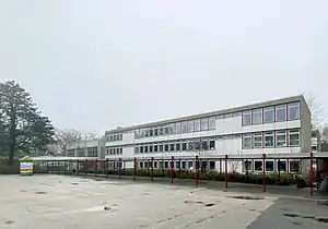 Hauptgebäude (Doppel-H)