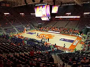 Erste offizielle Partie nach dem Umbau im Littlejohn Coliseum am 11. November 2016 zwischen den Clemson Tigers und den Georgia Tech Yellow Jackets