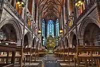 Liverpool Cathedral, 189&nbsp;m langer, steingewölbter Abseitensaal
