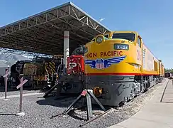 Fünf der ausgestellten Lokomotiven in Ogden Station, 2019