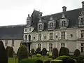 Der Jean-de-Laval-Flügel; links das Treppenhaus