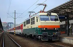 151 023 vor Ex 121 „Košičan“ in Prag (2012)