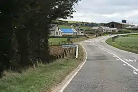 Ortseinfahrt von Longmanhill