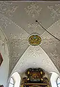 Annenkapelle: Stuckdecke mit Allianzwappen