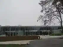 Haupteingang des Louvre-Lens