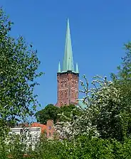 Petrikirche von der Obertrave aus gesehen (2018)