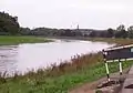 Neue Luppe bei Hochwasser 2007, im Hintergrund das Wahrener Rathaus