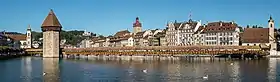 Reuss, Kapellbrücke mit Wasserturm, Jesuitenkirche, Rathaus und Rathausquai