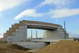 Fledermausbrücke über die Rheintalbahn westlich Hügelheim