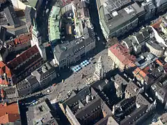 Die Lage des Neuen Rathauses direkt am Marienplatz